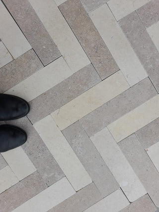 Cathedral Tumbled Limestone Bricks image 5