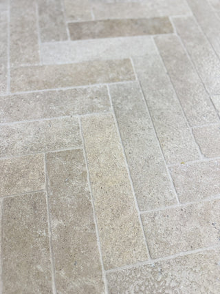 Authentic Ashlar Antiqued &amp; Tumbled Limestone Bricks image 4