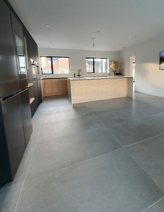 Matina Silver Natural Porcelain image 3