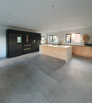 Matina Silver Natural Porcelain image 1