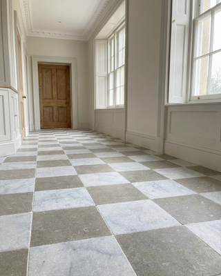 Olivestone Tumbled Limestone and Carrara Tumbled Marble Chequer
