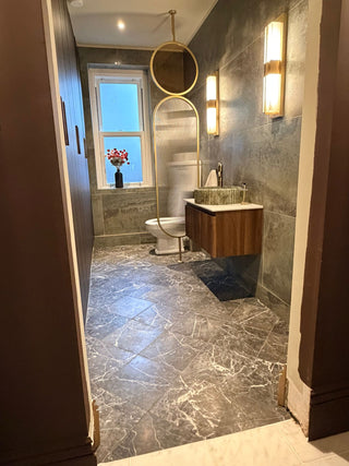 Piazzetta Tumbled Chequer White & Nero Marble