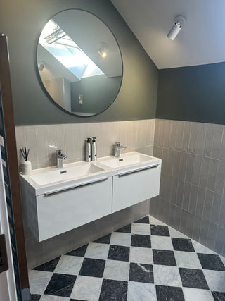 Piazzetta Tumbled Chequer White & Nero Marble