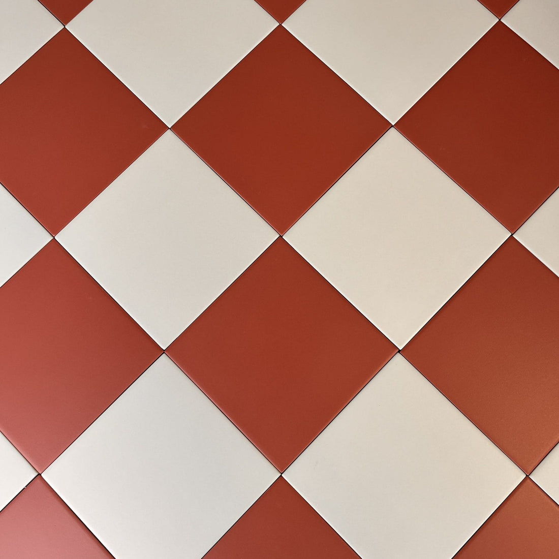 Victorian Pastello Antique Cream and Cherry Chequer Porcelain (2 Full ...