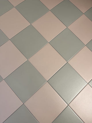 Victorian Pastello Dutch White and Blush Chequer Porcelain image 3