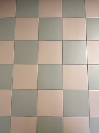 Victorian Pastello Dutch White and Blush Chequer Porcelain image 2