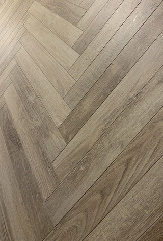 Ashdown Herringbone Natural Oak Porcelain image 2