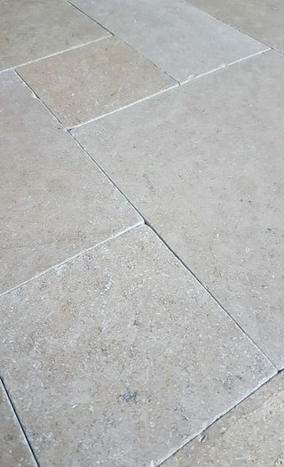 Ashlar Tumbled Limestone Petit Opus image 3