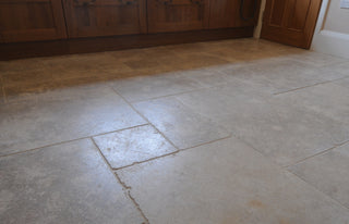 Palermo Brushed &amp; Tumbled Limestone (Sample) image 4