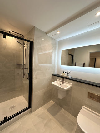 Onyx Ivory Polished Porcelain image 1