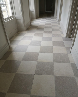 Crema Pearl Tumbled Chequer Limestone